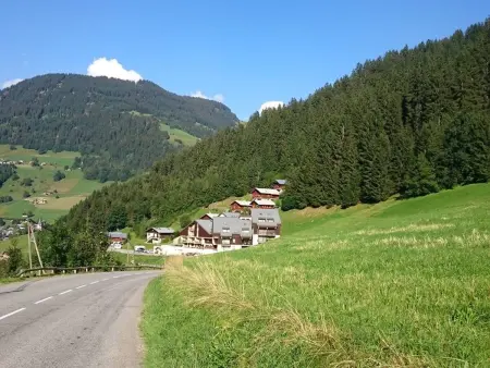 T2 cosy avec terrasse à Arêches pour 4 pers, proche pistes et navette - Photo 9