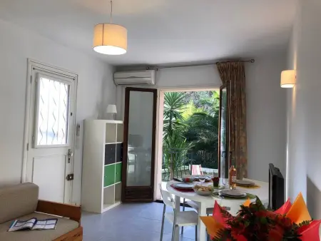 Studio Mezzanine avec Jardin Privatif, Parking et Clim - Saint-Raphaël - Photo 2