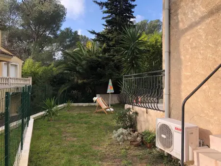 Studio Mezzanine avec Jardin Privatif, Parking et Clim - Saint-Raphaël - Photo 12