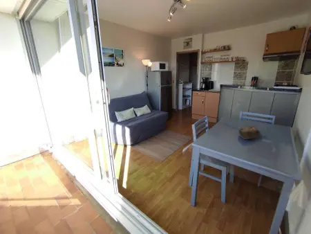 Appartement rénové, calme 300m plage, avec parking et balcon – Beg Meil, Fouesnant - Photo 4