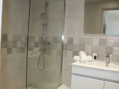 Appartement 2P, 4 couchages, climatisé avec parking à Villeneuve-Loubet Plage - Photo 8