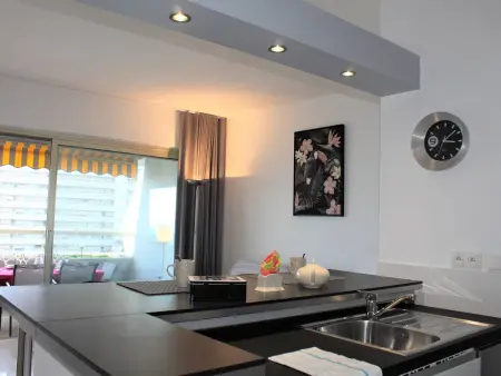 Villeneuve-Loubet : Appartement climatisé, 2 pièces, 4 couchages, parking en option - Photo 17