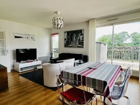 Confortable T2 à Cambo-Les-Bains avec Terrasse et Parking - Photo 3