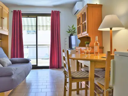 Appartement climatisé avec balcon et parking privatif, à 100m de la plage - Le Lavandou - Photo 1