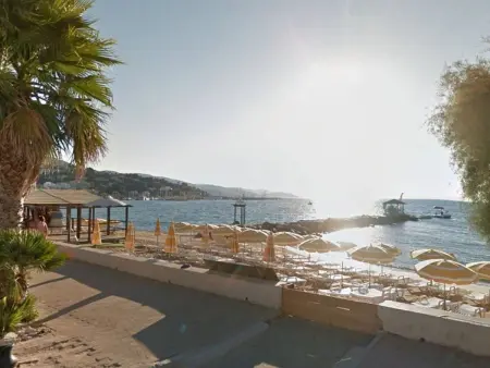 Appartement climatisé avec balcon et parking privatif, à 100m de la plage - Le Lavandou - Photo 9