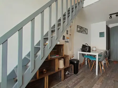 Studio Mezzanine Lumineux avec Wifi, Idéalement Situé, 4 Couchages, à 250m de la Plage et du Port - Photo 1
