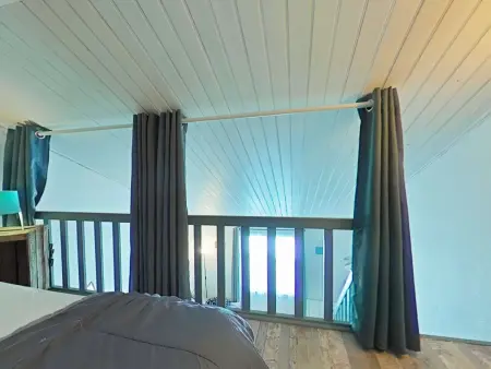 Studio Mezzanine Lumineux avec Wifi, Idéalement Situé, 4 Couchages, à 250m de la Plage et du Port - Photo 5