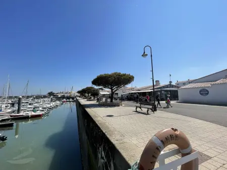 Studio Mezzanine Lumineux avec Wifi, Idéalement Situé, 4 Couchages, à 250m de la Plage et du Port - Photo 14