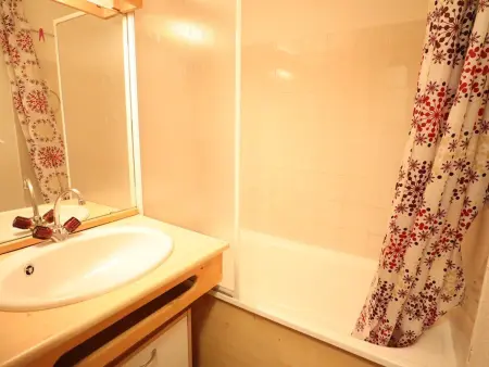 Appartement 5 pers. avec piscine, balcon, proche ski et village - Photo 5