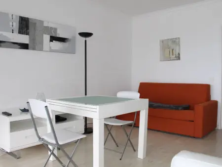 Villeneuve-Loubet : Appartement avec Terrasse, Climatisation et Garage - Photo 6