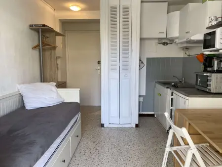 Studio climatisé avec balcon proche centre et thermes, Balaruc-les-Bains - Photo 3