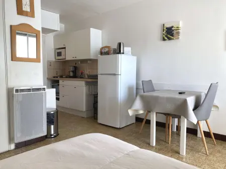 Studio lumineux avec climatisation et wifi à Balaruc-les-Bains - Photo 4