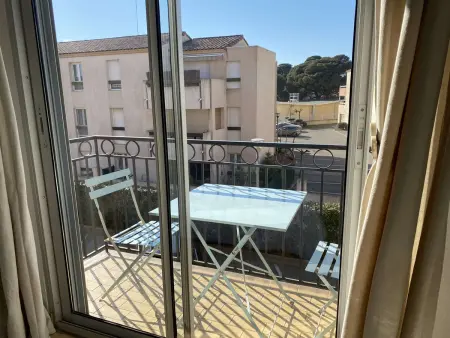 Studio rénové climatisé avec balcon, parking et wifi à Balaruc-les-Bains - Photo 9