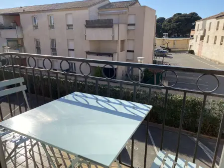 Studio rénové climatisé avec balcon, parking et wifi à Balaruc-les-Bains - Photo 11