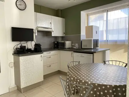 Appartement T2 Lumineux à Balaruc-les-Bains, Proche Thermes, Parking, Wifi, 2 Étoiles - Photo 2