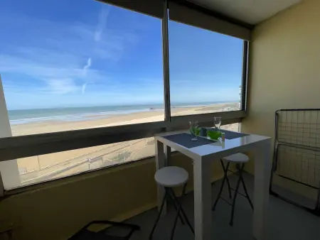 Studio rénové, 2 couchages, mer, commerces, 6e étage, TV, balcon, animaux admis - Photo 8