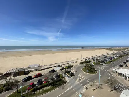 Studio rénové, 2 couchages, mer, commerces, 6e étage, TV, balcon, animaux admis - Photo 10