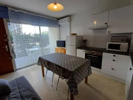 Charmant F2 avec terrasse près de l'Étang de Thau, équipé pour 4 pers. et proche établissement thermal - Photo 1