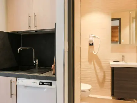 Apt cosy 4 pers, 2 ch, rénové, départ ski aux pieds - Photo 4
