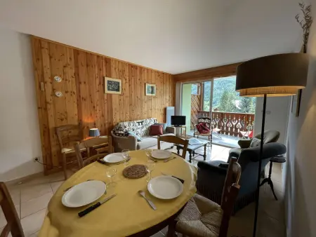 Charmant T3 avec balcon ensoleillé et parking à Serre Chevalier - Photo 2