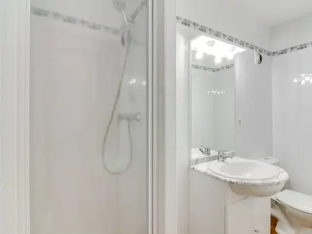 Duplex au calme 7 couchages, balcon sud, parking, piscine couverte, fitness, proche pistes et centre - Photo 7