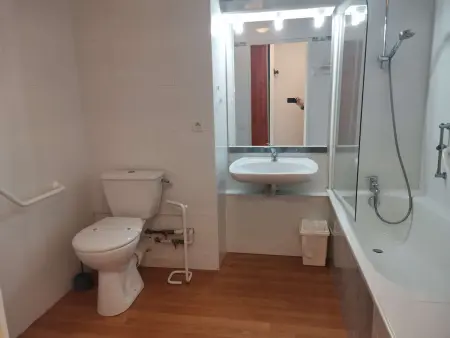 Studio cosy avec terrasse, parking couvert, piscine, salle de fitness, proche pistes - Accepte animaux - Photo 5