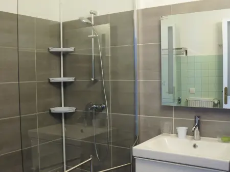 Appartement T3 rénové en centre-ville Barcelonnette, pour 6 pers., balcon - Photo 6