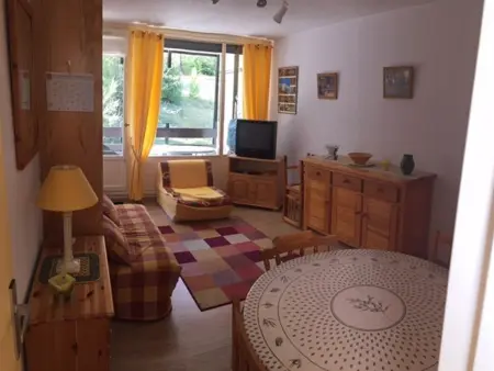 Studio rénové ski-in ski-out, parking inclus, Appartement 4 personnes à Enchastrayes - Photo 2