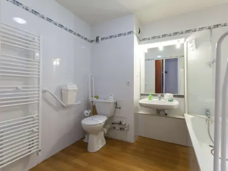 Studio cosy avec piscine couverte, fitness, près des pistes - 2 adultes et 1 enfant (-10 ans) - Photo 7