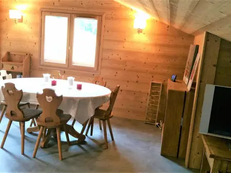 Spacieux appart rénové avec balcon sud, proche pistes et bus à La Clusaz - Photo 2