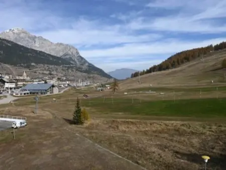 Beau T2 rénové au pied des pistes à Montgenèvre, avec balcon et équipements tout confort - Photo 6