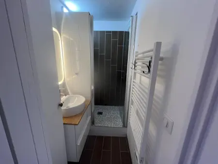 Appartement lumineux avec vue sur le lac, parfait pour se détendre - Photo 10