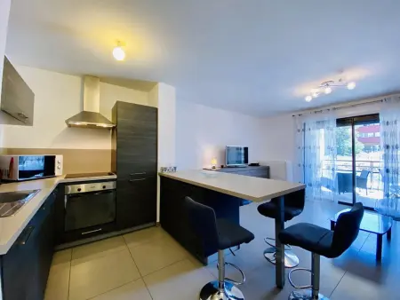 Charmant 2 pièces au cœur de Propriano avec terrasse - Photo 2