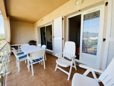 Appartement à Propriano : Vue mer, piscine et 2 chambres - Photo 11
