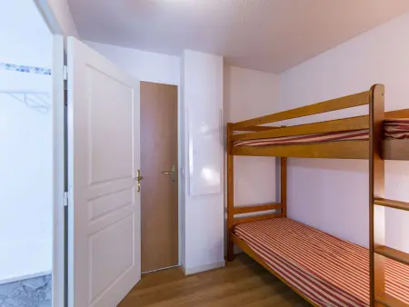 Studio cabine, piscine couverte et fitness, parking, proche pistes, calme, terrasse exposée sud - Photo 4