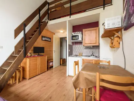 Appartement 2 pièces mezzanine avec parking privatif aux pieds des pistes, quartier calme des Fontanettes - Photo 3