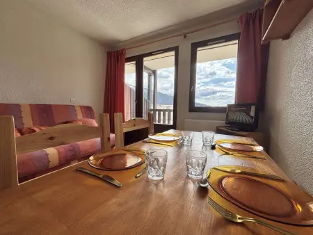 Studio cosy à 50m des pistes, balcon, parking, casier à skis, proche village et école de ski - Photo 2