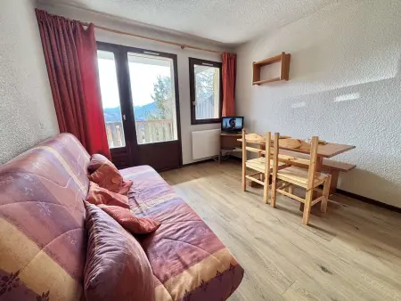 Studio cosy à 50m des pistes, balcon, parking, casier à skis, proche village et école de ski - Photo 5