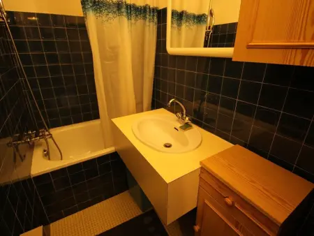 Luchon - T2 avec balcon, animaux admis, parking, Appartement 4 personnes à Bagnères de Luchon - Photo 8