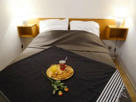 Studio Calme avec Balcon Plein Sud, Parking Privé, Proche Thermes et Centre-ville - Photo 3