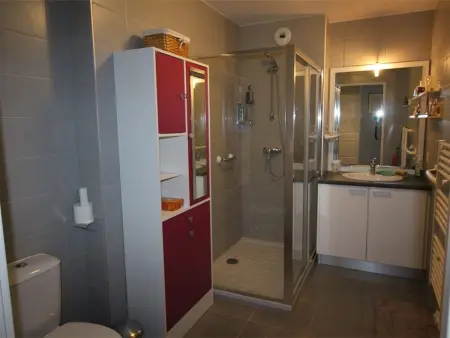 Charmant T2 à Luchon - 46m², Balcon Sud-Est, proche thermes, idéal 4 pers, tout confort. - Photo 4