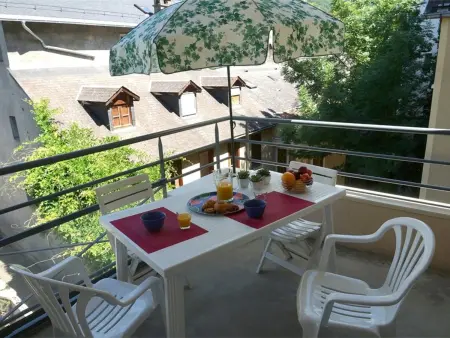 Luchon: Appartement 2 chambres proche thermes, balcon, parking, WiFi - Animaux <10kg acceptés - Photo 5