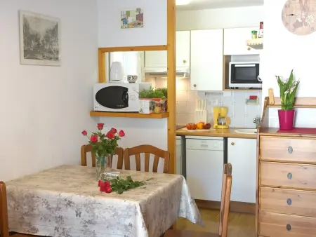 Luchon: Appartement 2 chambres proche thermes, balcon, parking, WiFi - Animaux <10kg acceptés - Photo 8