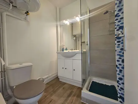 Studio lumineux avec balcon exposé sud, tout équipé et classé 2 étoiles. - Photo 6
