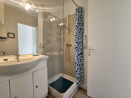 Studio lumineux avec balcon exposé sud, tout équipé et classé 2 étoiles. - Photo 7