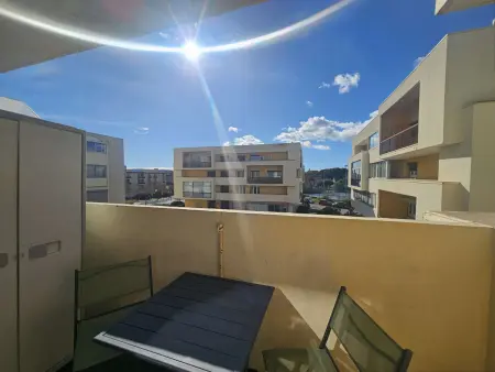 Studio lumineux avec balcon exposé sud, tout équipé et classé 2 étoiles. - Photo 9