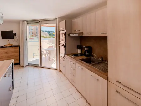 Studio en rez-de-jardin avec accès direct piscine et parking à Sète - Photo 2