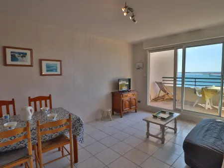 Appartement 2 pièces avec terrasse face plage du Lazaret - 2 clévacances - Photo 1