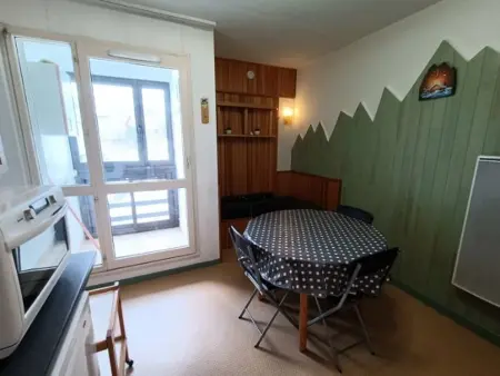 Appartement cosy 6 pers, proche pistes, balcon, casier à skis, parking gratuit - Photo 1