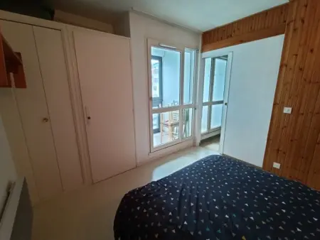 Appartement cosy 6 pers, proche pistes, balcon, casier à skis, parking gratuit - Photo 5